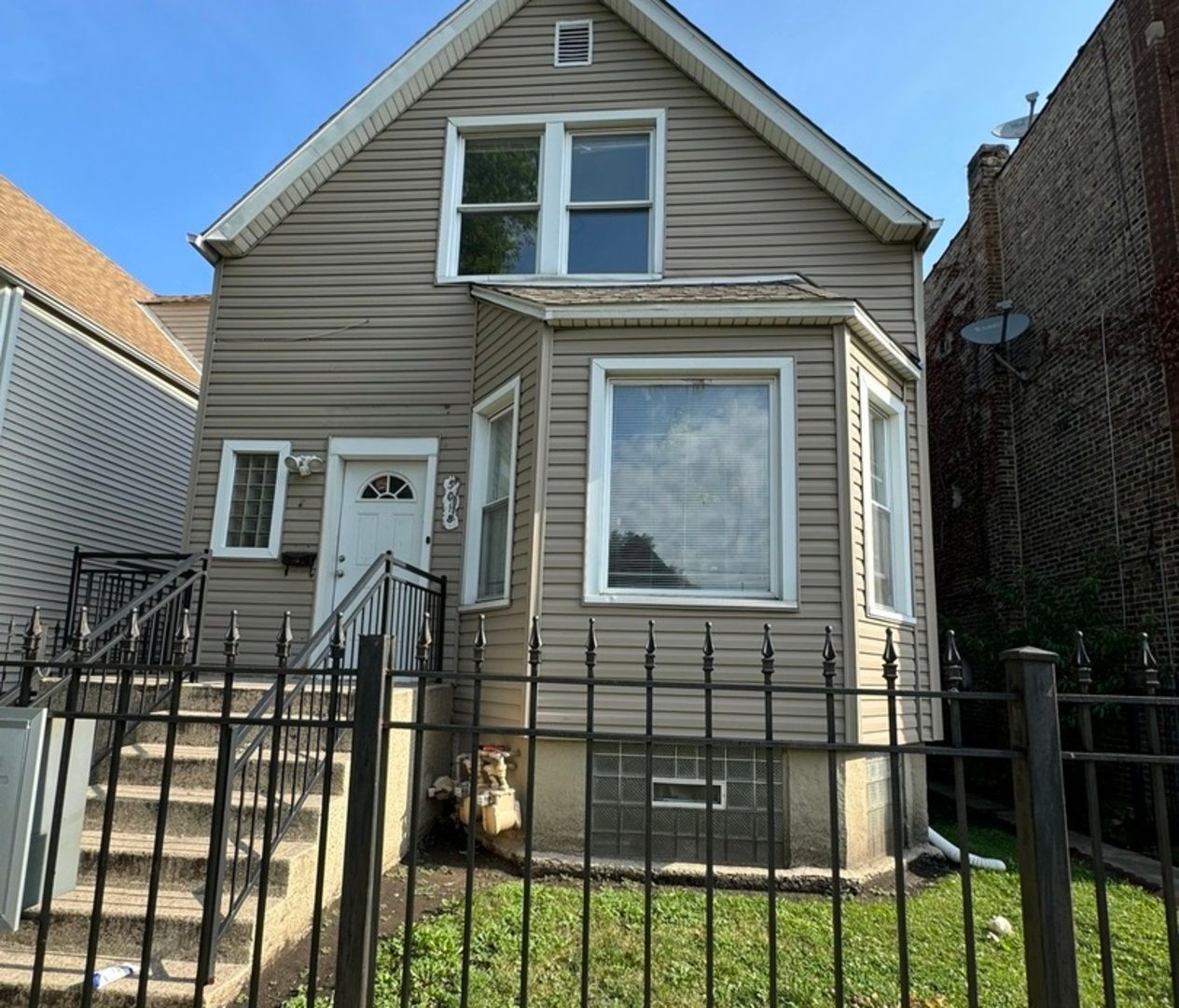 5018 W Concord Place — Chicago, IL 60639
