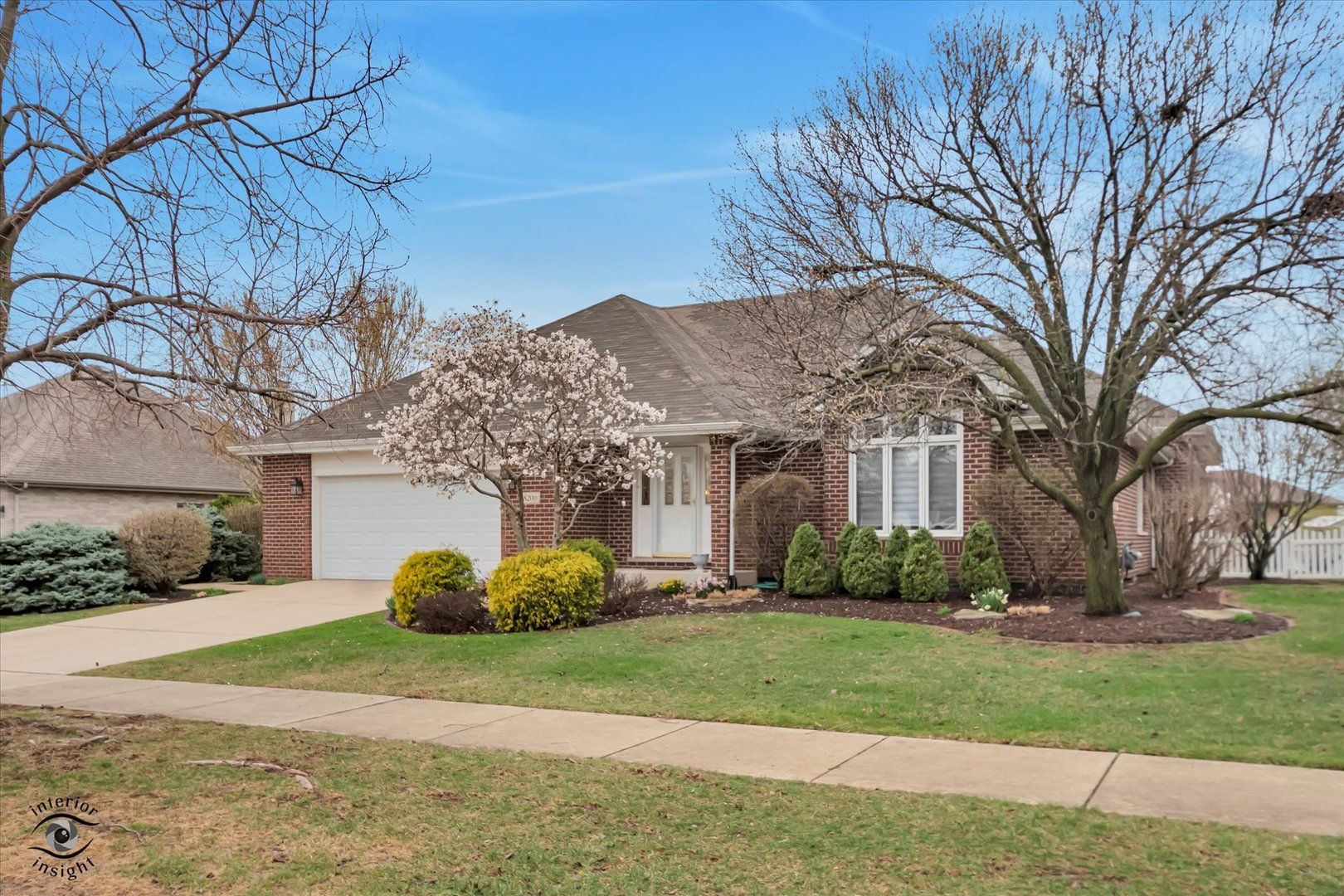8200 Brookside Glen Drive — Tinley Park, IL 60487
