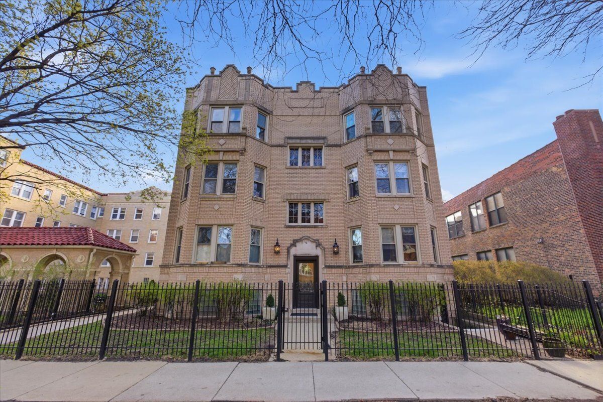 5011 N Wolcott Avenue #3S — Chicago, IL 60640