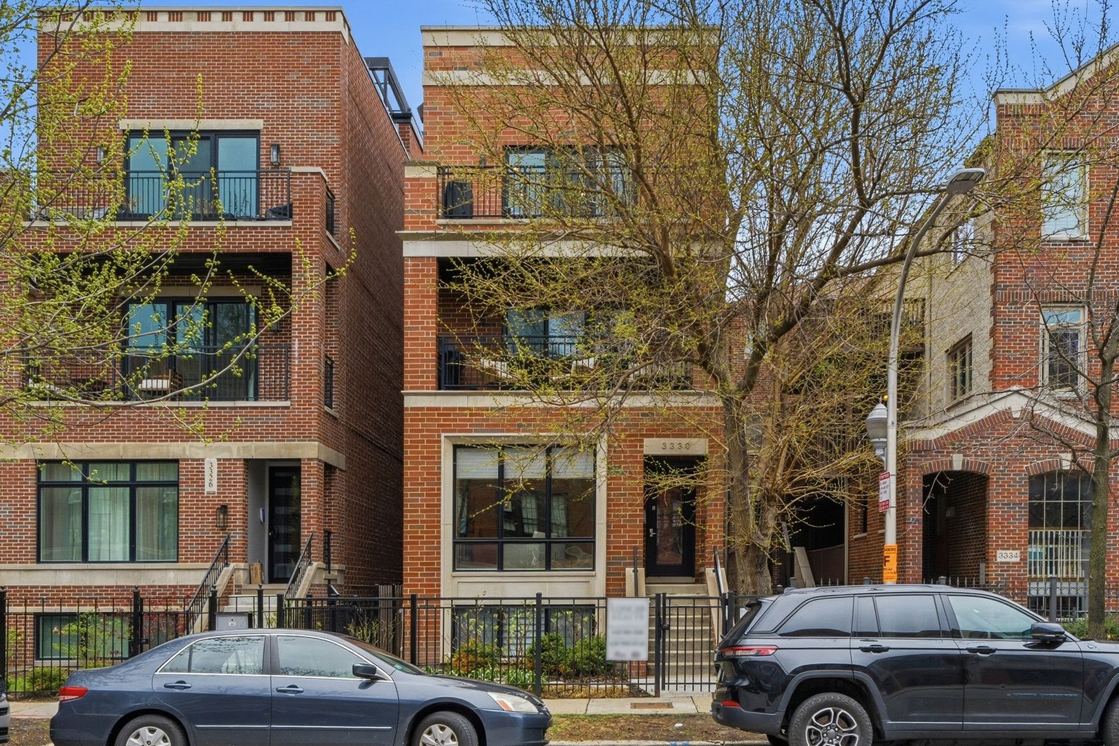 3330 N Clifton Avenue #2 — Chicago, IL 60657