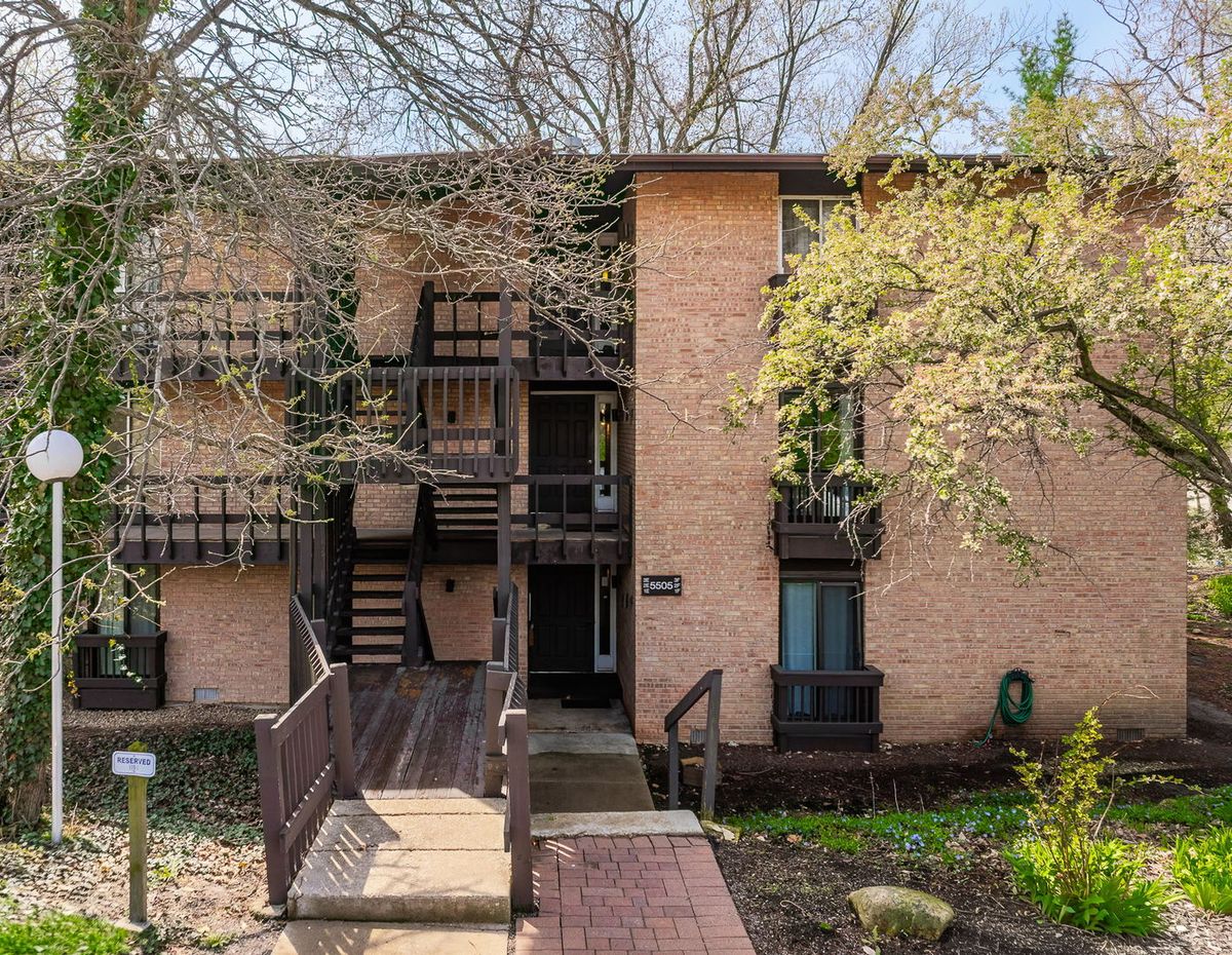 5505 Lakeside Drive, Lisle, IL 60532