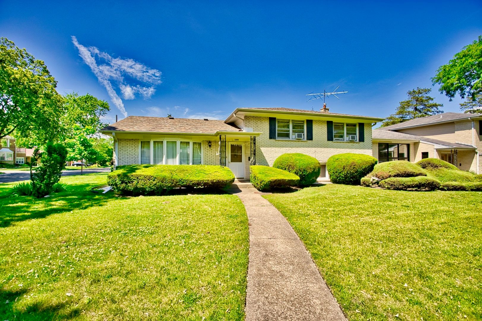 4454 Concord Lane — Skokie, IL 60076
