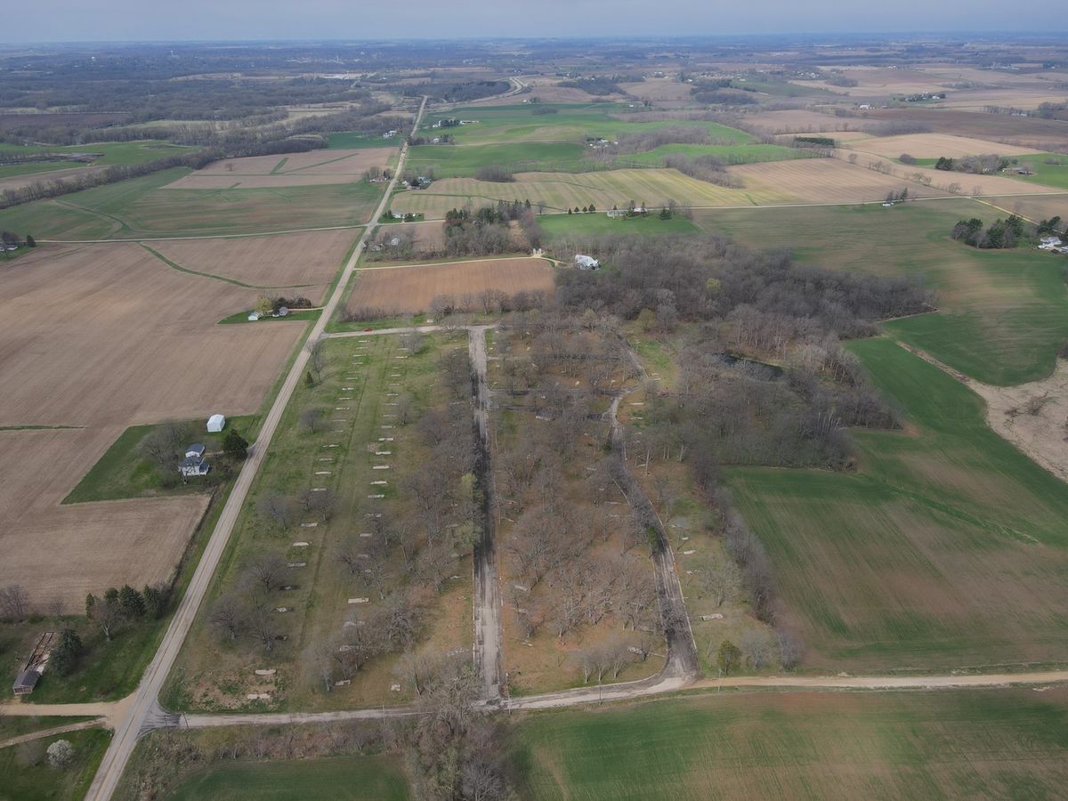 4500 E. River Road, Ridott, IL 61067