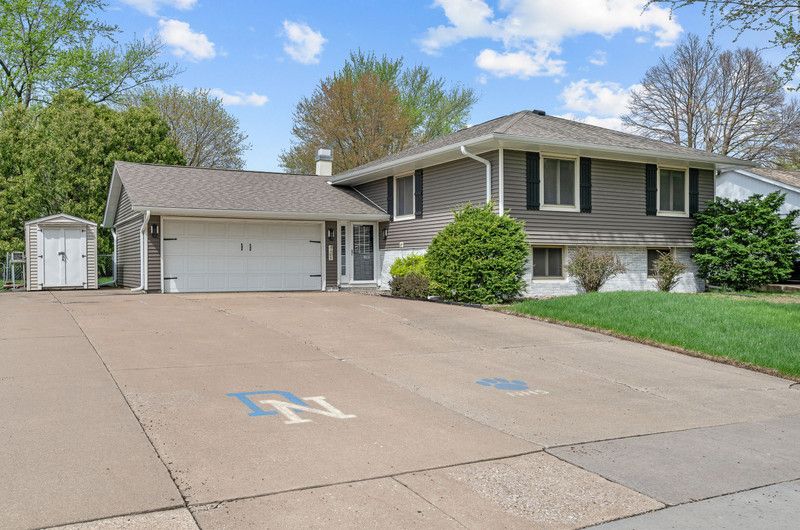 1428 W 57th Street — Davenport, IA 52806