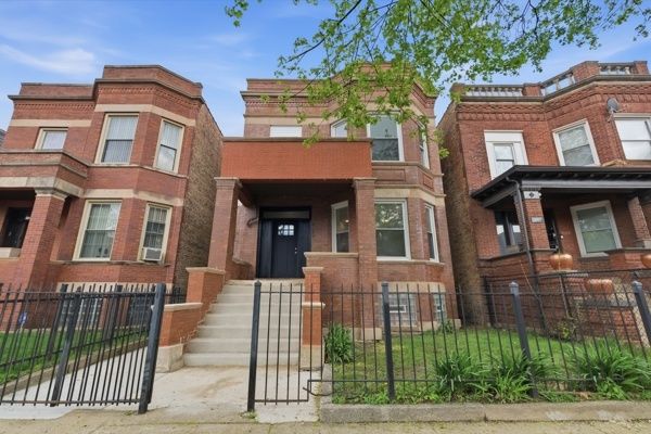 6139 S Saint Lawrence Avenue — Chicago, IL 60637