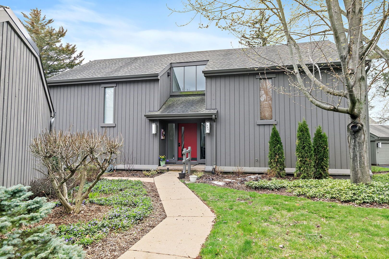 287 Deer Trail Court #D — Lake Barrington, IL 60010