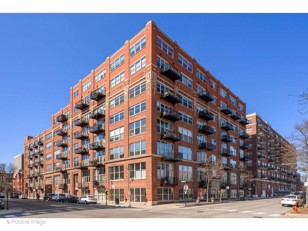 1500 Monroe Street, Chicago, IL 60607