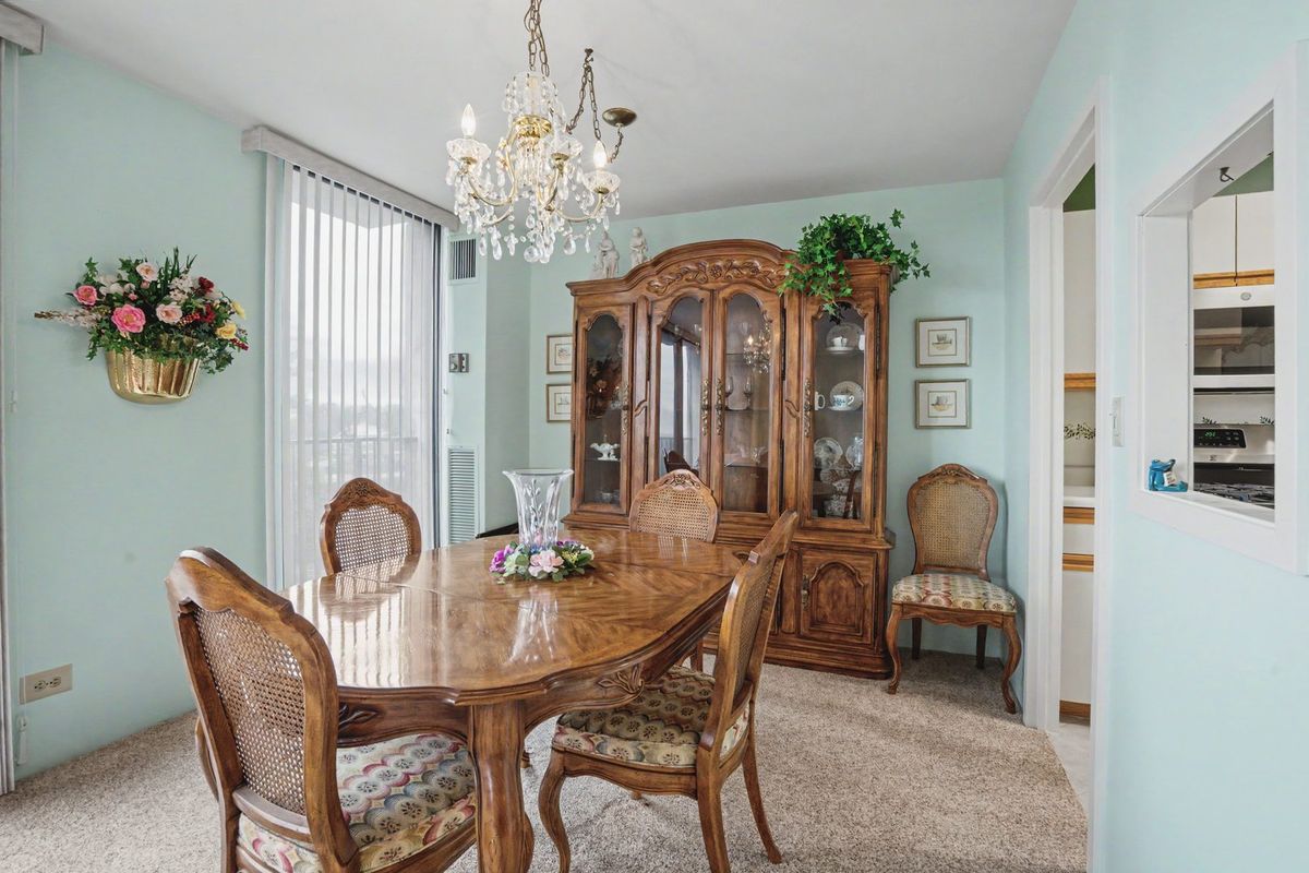 1800 7TH Street, East Moline, IL 61244