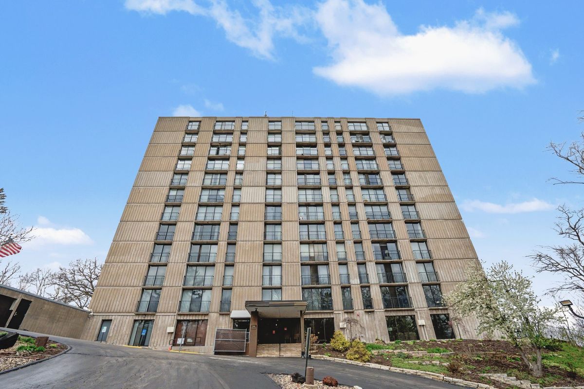 1800 7TH Street, East Moline, IL 61244