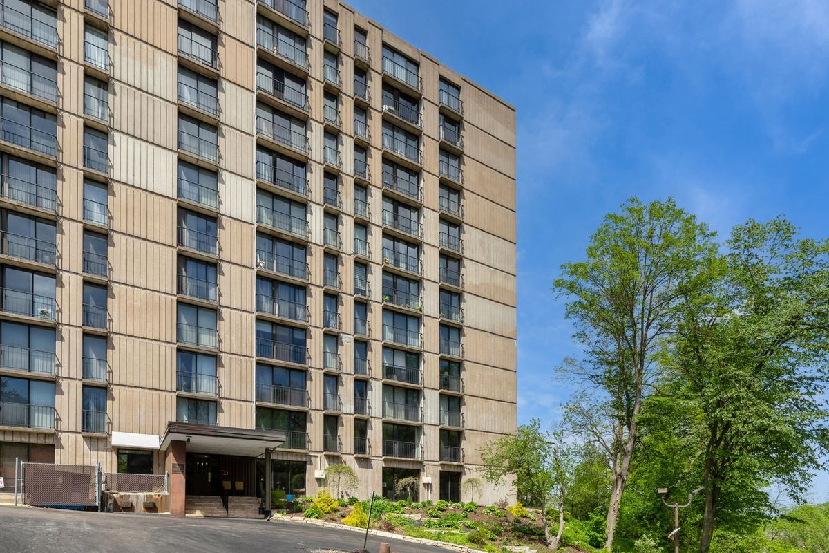 1800 7TH Street, East Moline, IL 61244