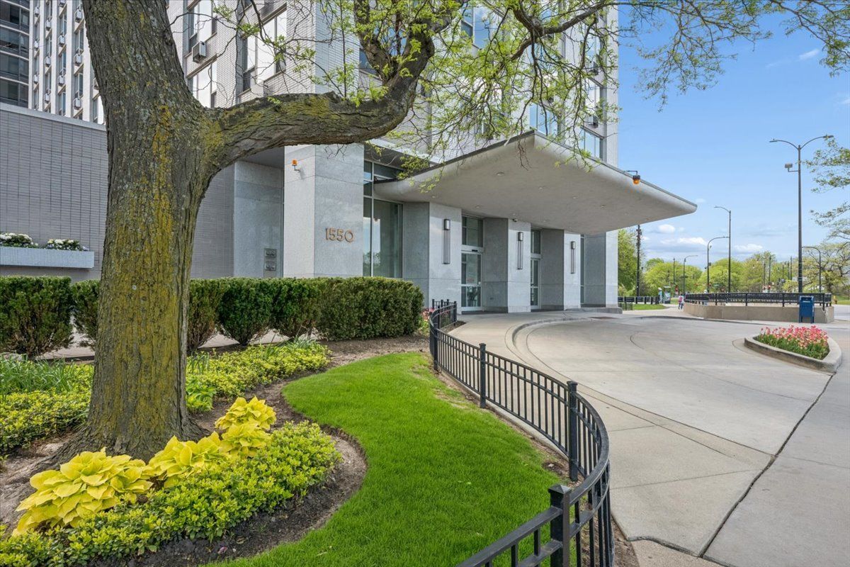 1550 Lake Shore Drive, Chicago, IL 60610