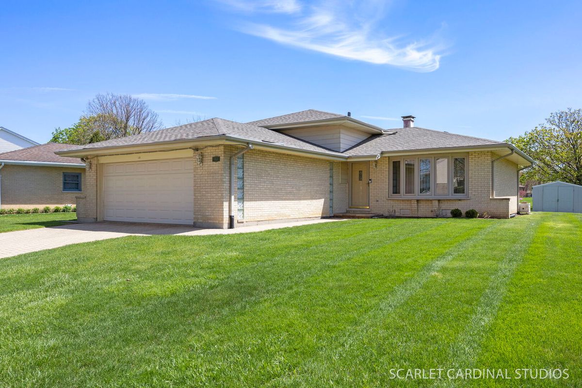 3433 Drover Lane, Darien, IL 60561