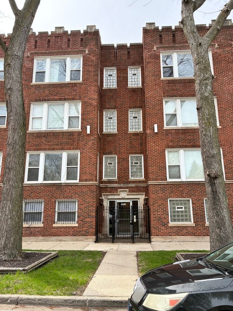 6852 S DANTE Avenue #3E — Chicago, IL 60637