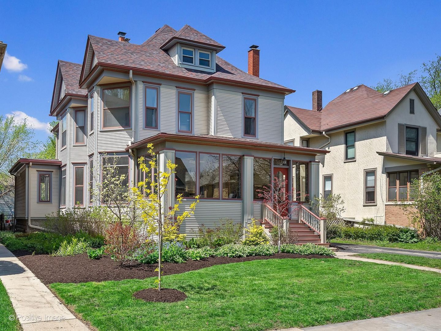 325 S Scoville Avenue — Oak Park, IL 60302