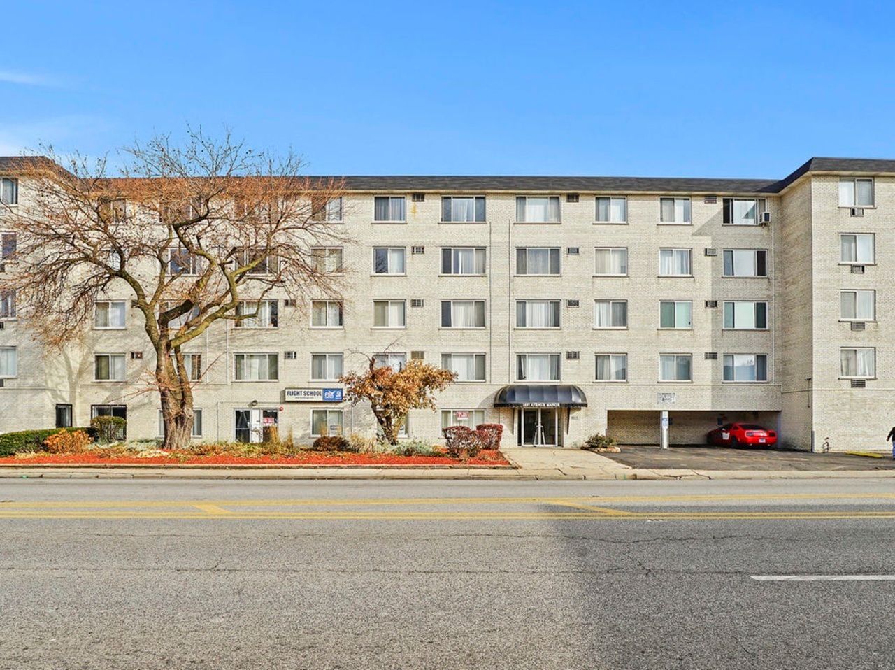 1227 S Harlem Avenue #215 — Berwyn, IL 60402