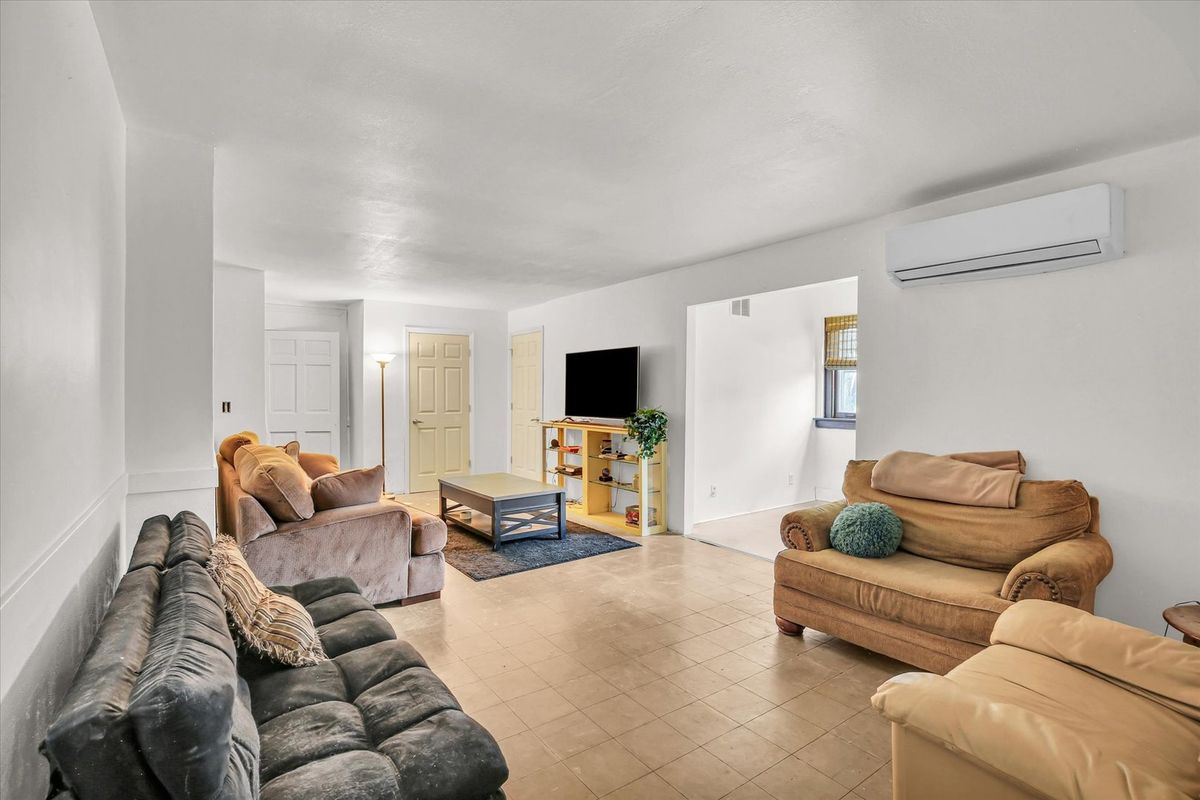 325 W South 3rd Street, Deland, IL 61839