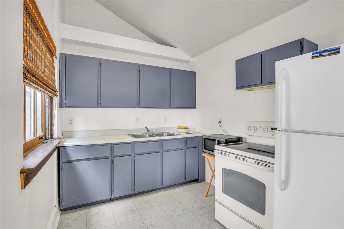 325 W South 3rd Street, Deland, IL 61839