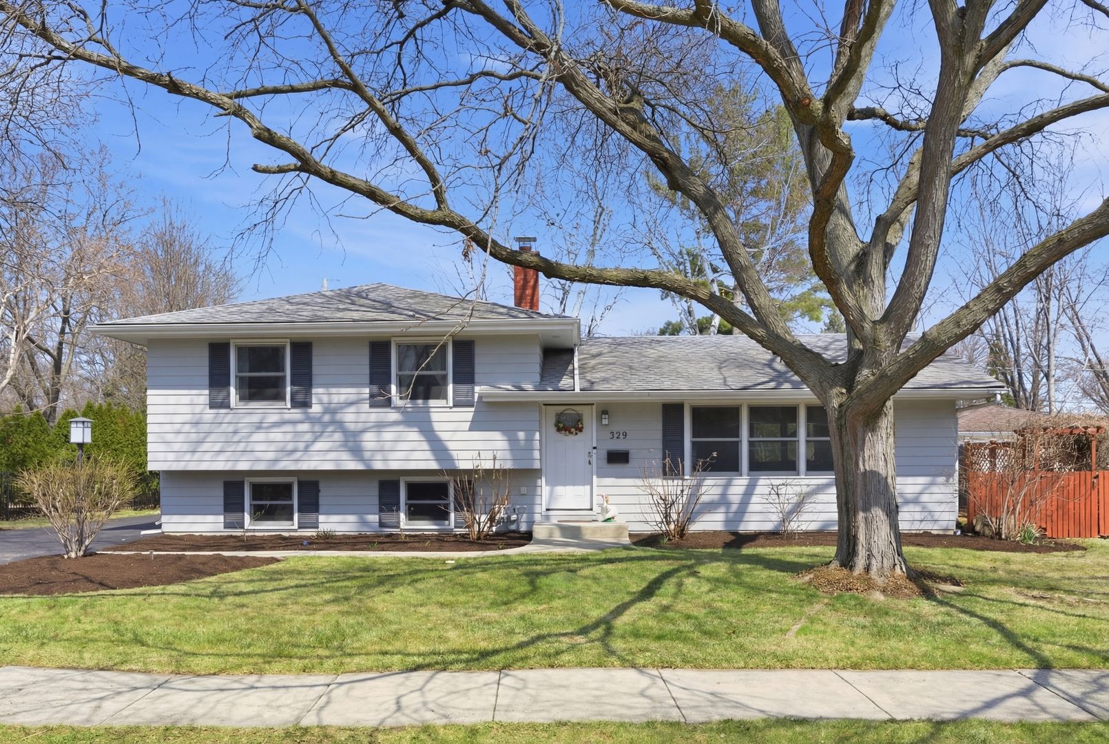 329 Tanoak Lane — Naperville, IL 60540
