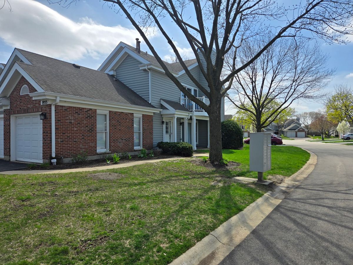 1955 Stillwater Road, Arlington Heights, IL 60004