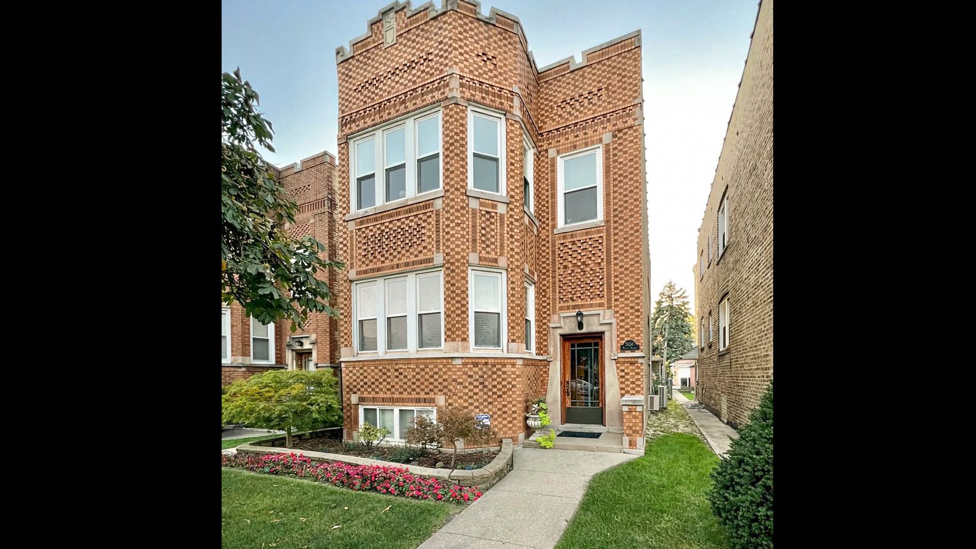 5536 N Mango Avenue — Chicago, IL 60630