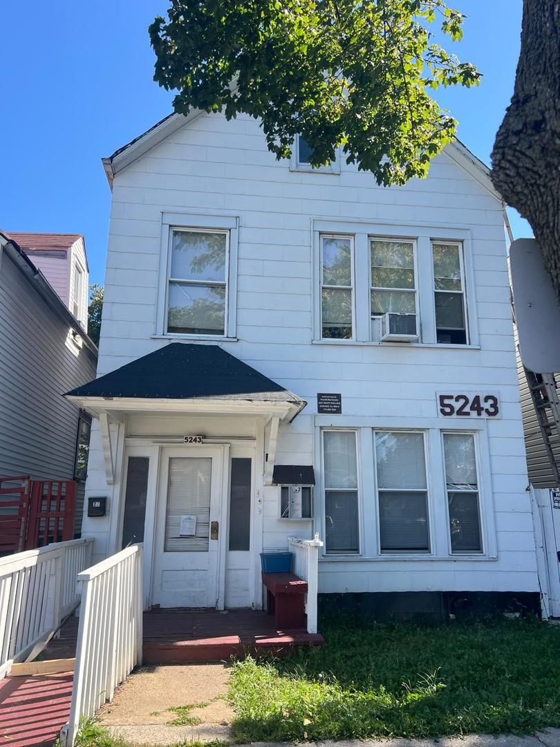 5243 S MAPLEWOOD Avenue — Chicago, IL 60632
