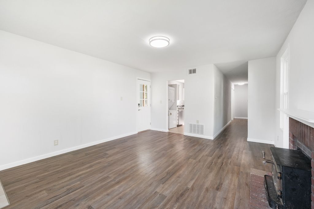 313 E Pembroke Street, Tuscola, IL 61953