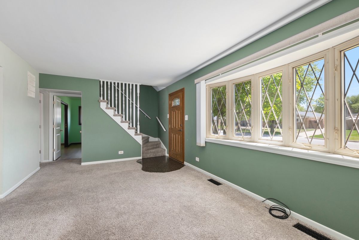 7118 Stanford Drive, Bridgeview, IL 60455