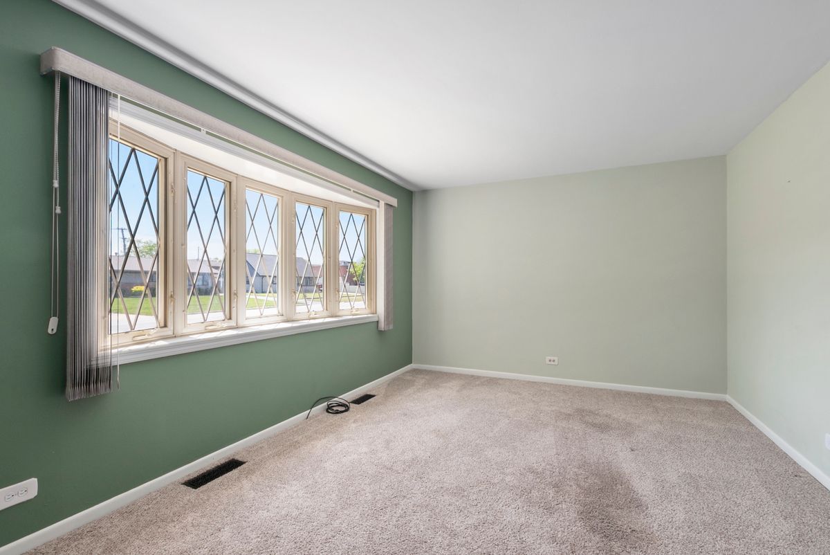7118 Stanford Drive, Bridgeview, IL 60455