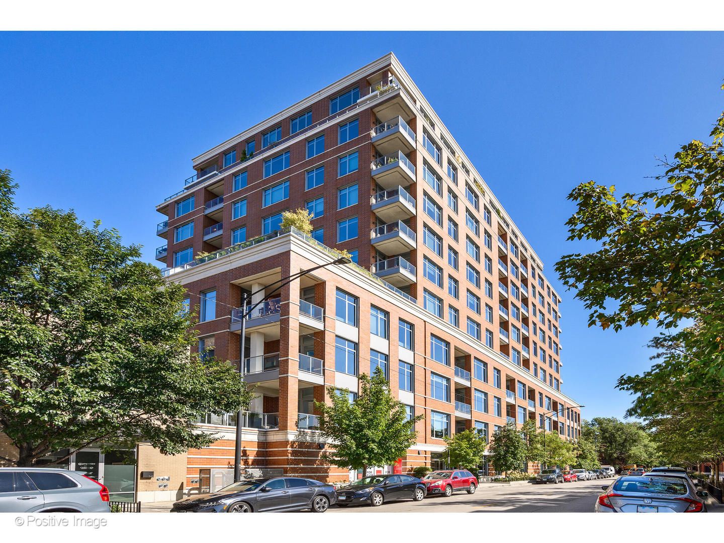 540 W Webster Avenue #411 — Chicago, IL 60614