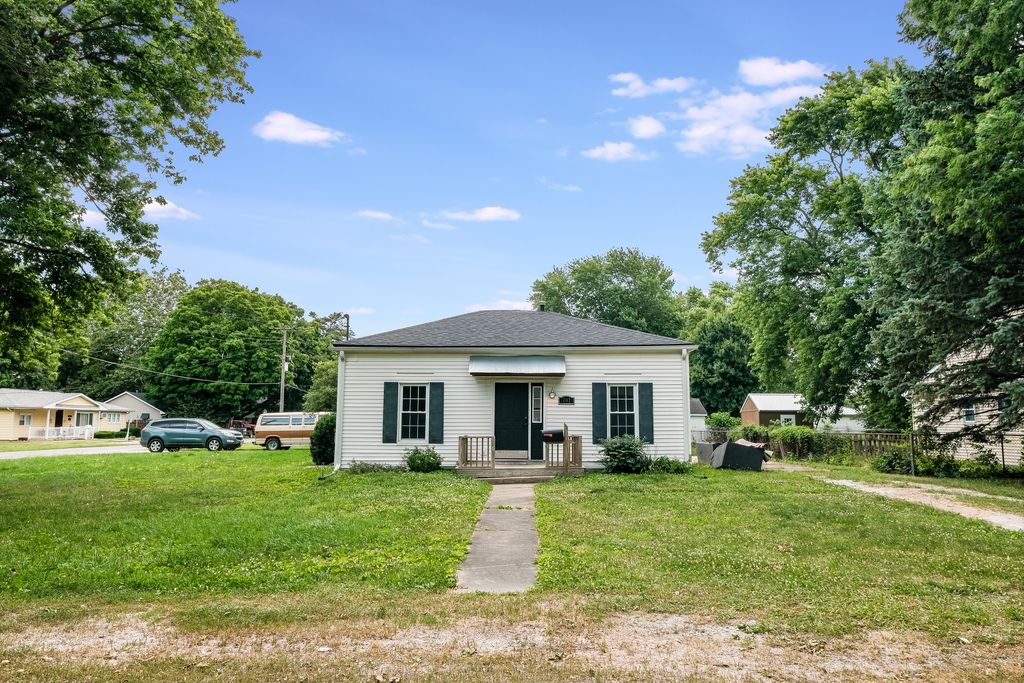701 Embarras Avenue, Tuscola, IL 61953