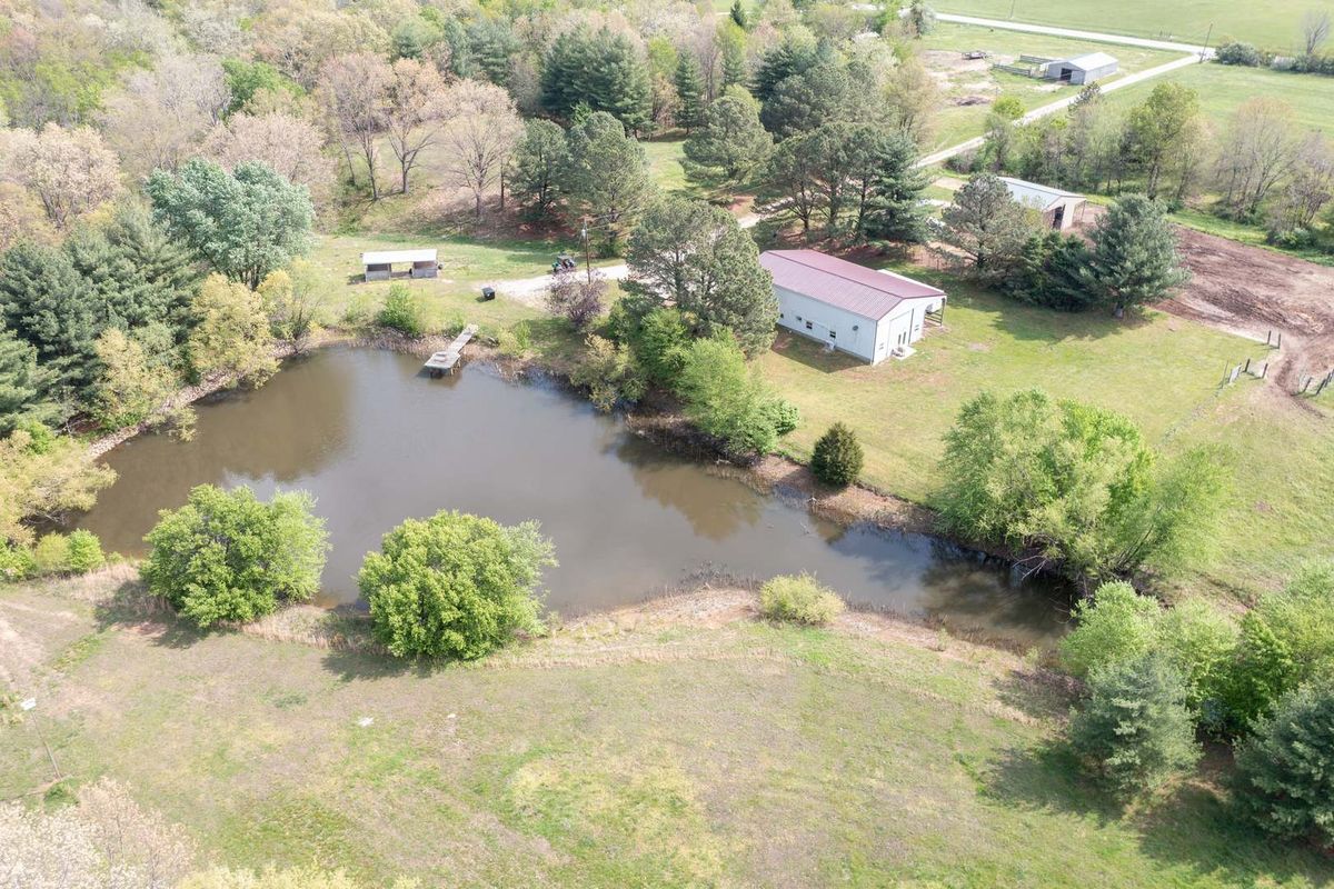 2565 Iuka Road, Iuka, IL 62849