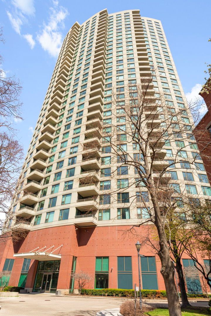 501 N Clinton Street #2505 — Chicago, IL 60654