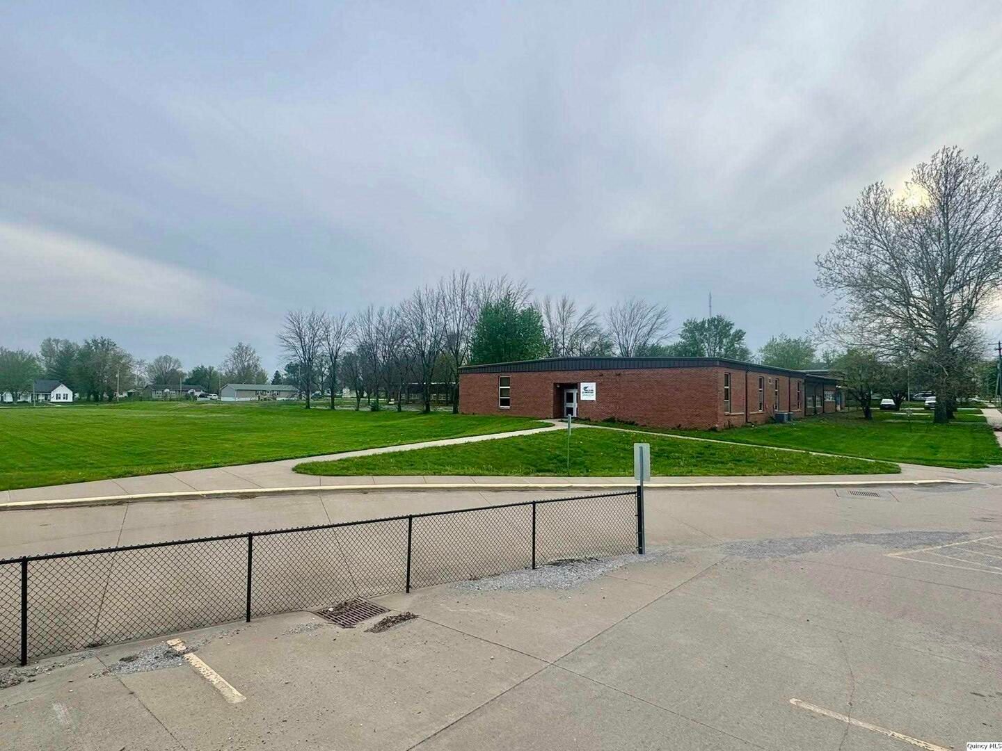 111 W College Street — Shelbina, MO 63468