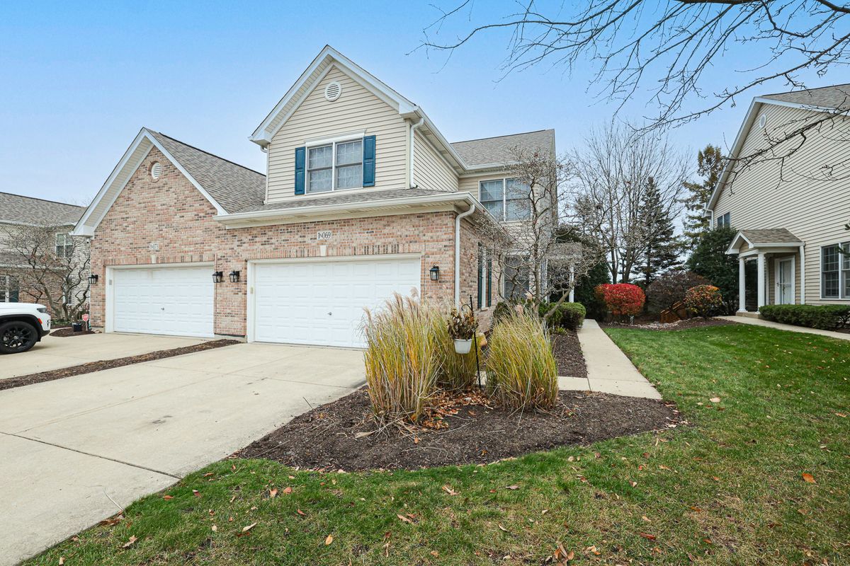1N069 Mission Court, Winfield, IL 60190