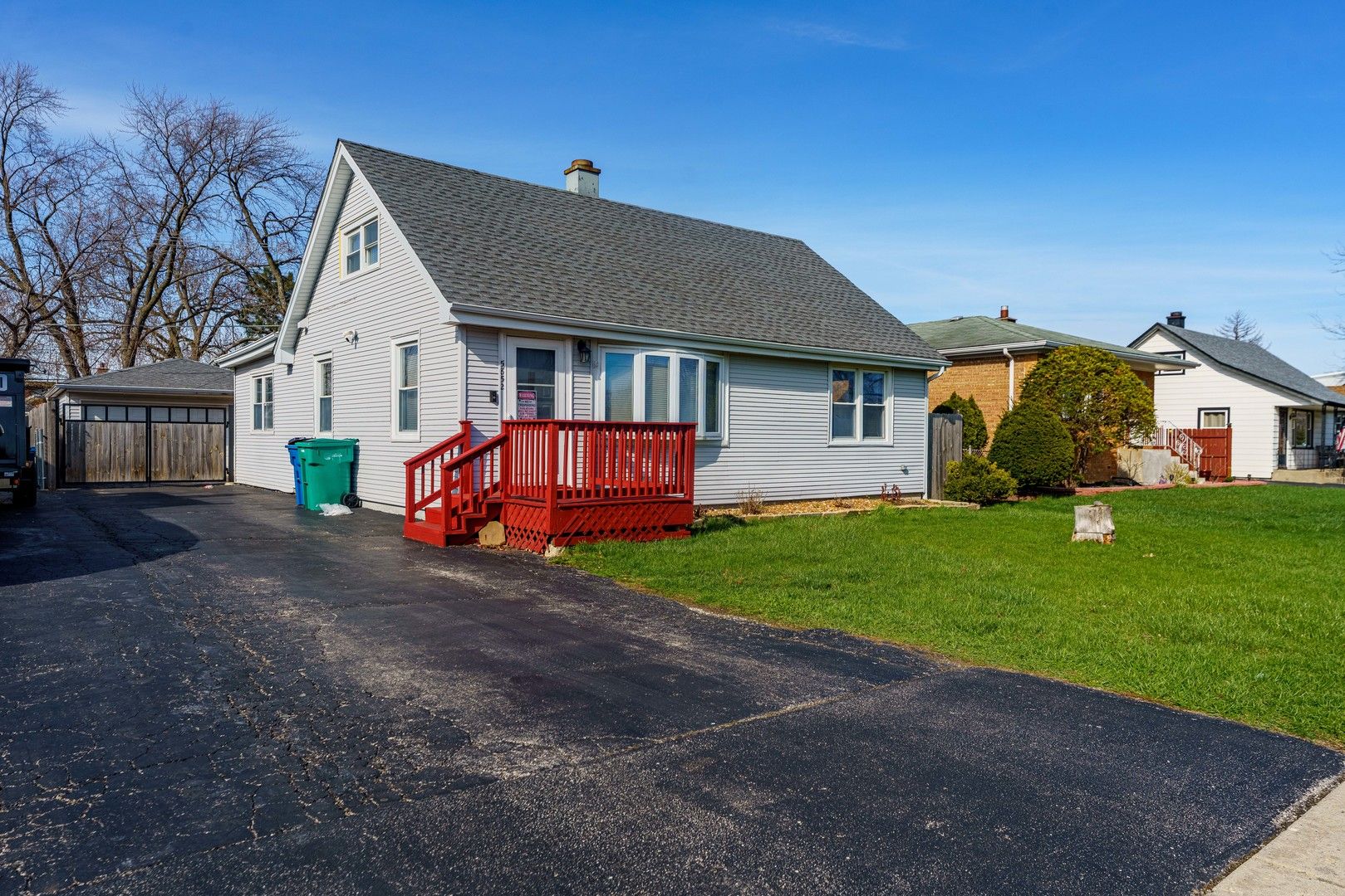 5852 W 81st Place — Burbank, IL 60459