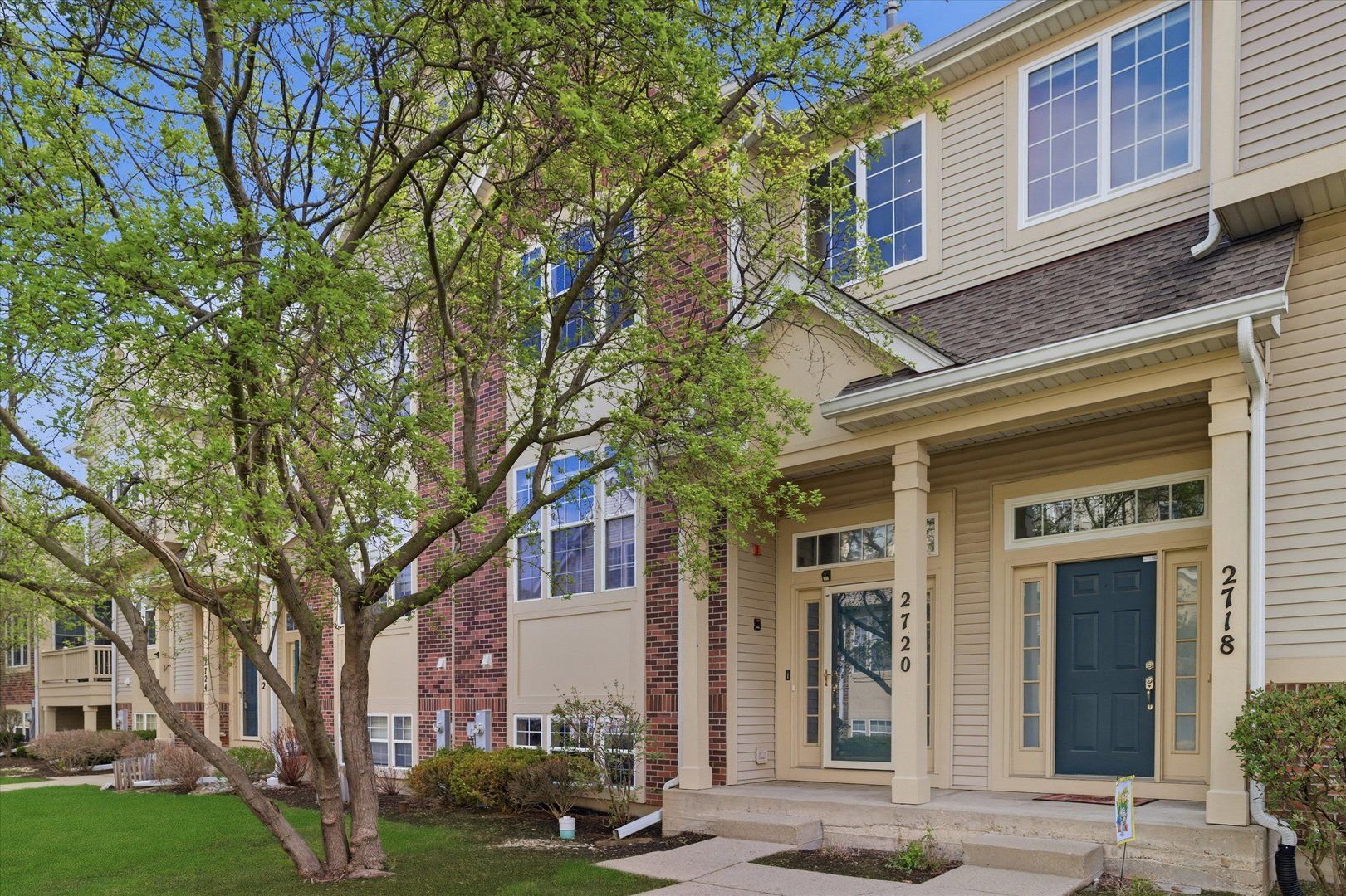 2720 N Greenwood Avenue — Arlington Heights, IL 60004