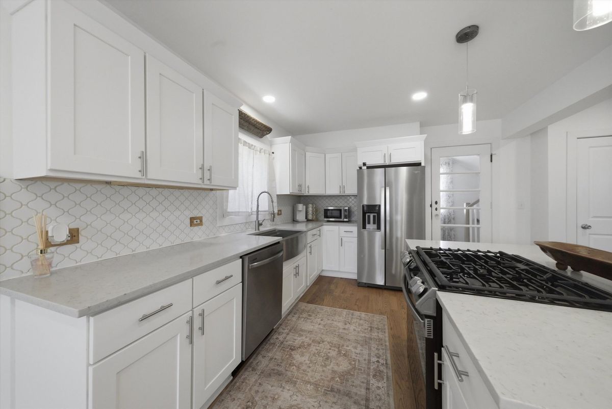4636 Custer Avenue, Brookfield, IL 60513