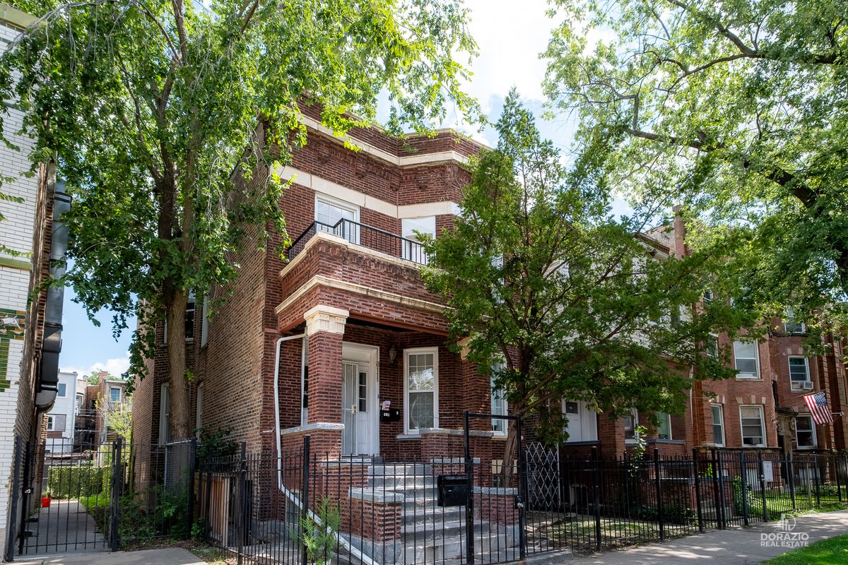 6111 Eberhart Avenue, Chicago, IL 60637