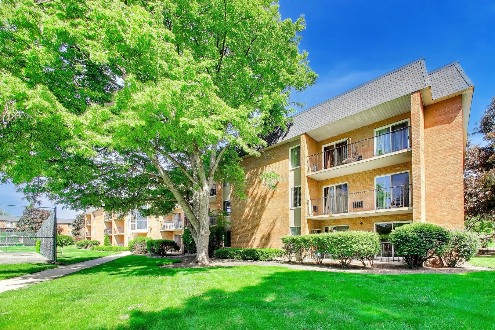 1056 N Mill Street #107 — Naperville, IL 60563