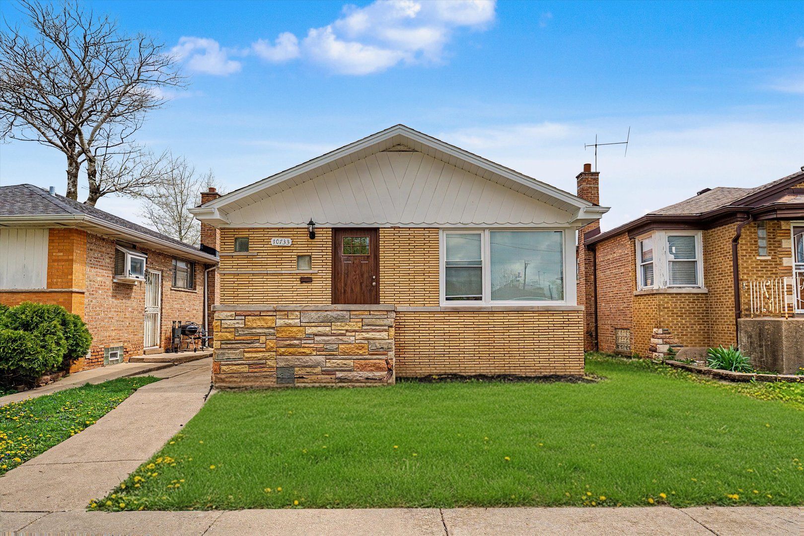 10733 S Emerald Avenue — Chicago, IL 60628