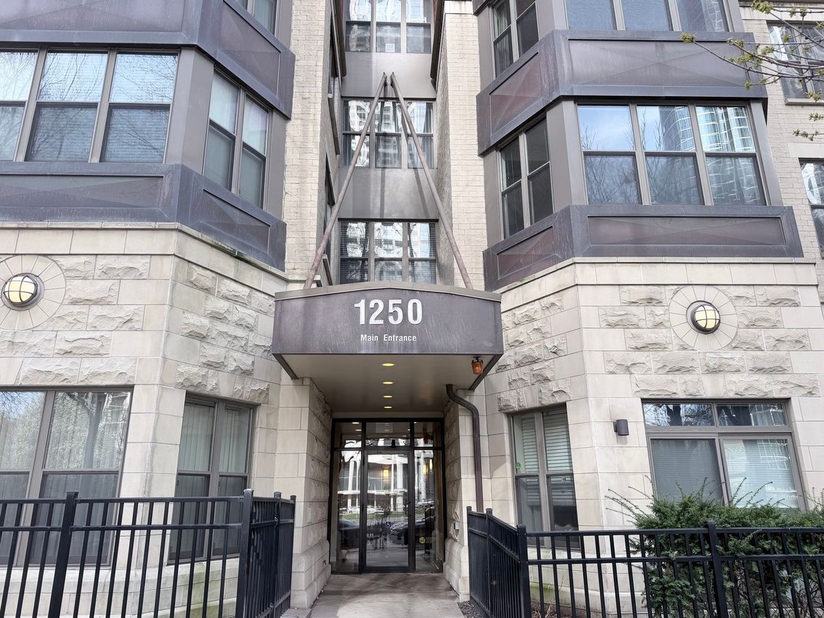 1250 Indiana Avenue, Chicago, IL 60605