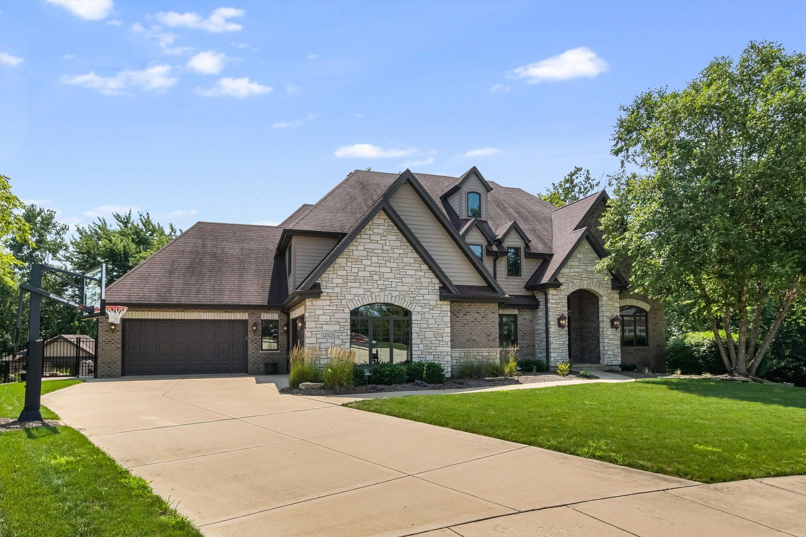 12023 Ashbrook Lane — Mokena, IL 60448