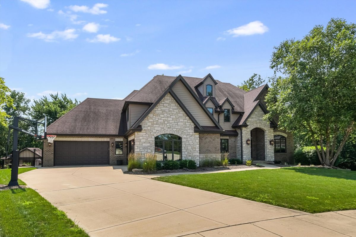 12023 Ashbrook Lane, Mokena, IL 60448