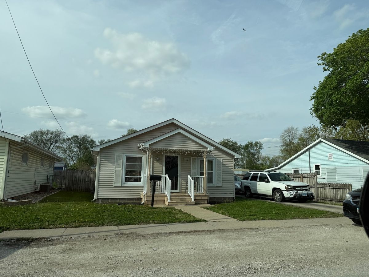 812 Pembroke Street, Tuscola, IL 61953