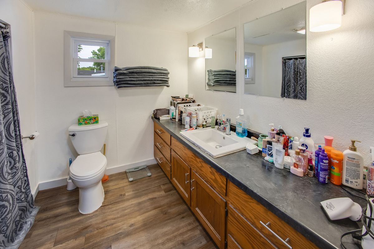 812 E Pembroke Street, Tuscola, IL 61953
