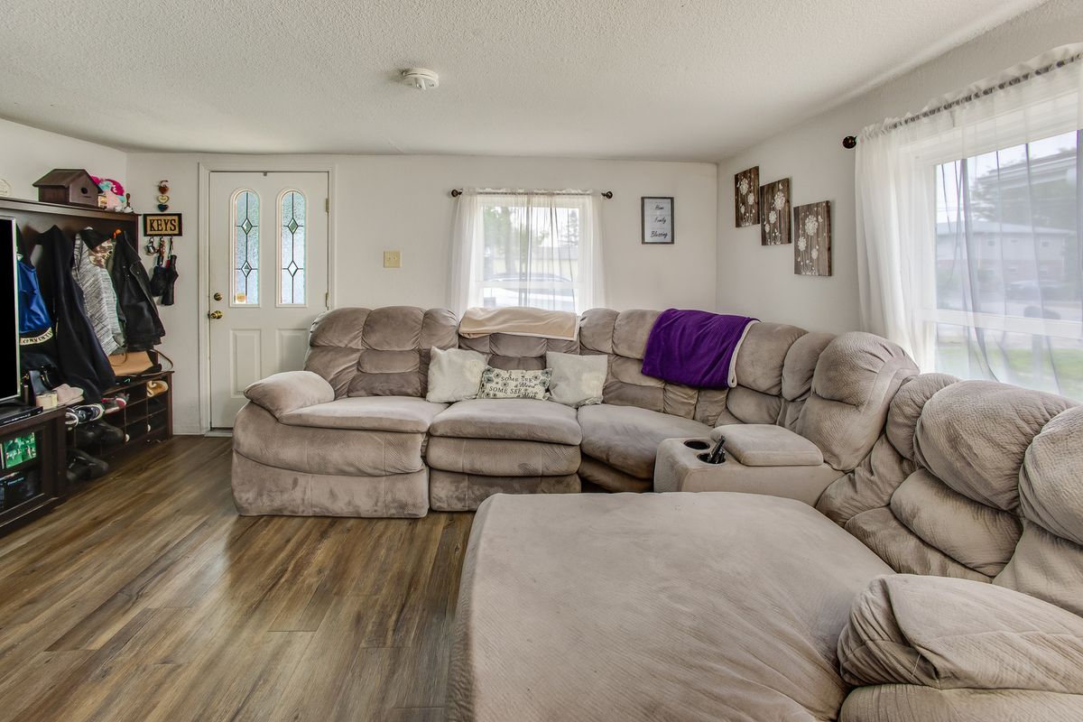 812 E Pembroke Street, Tuscola, IL 61953