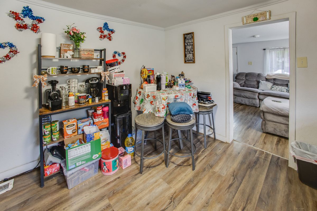 812 E Pembroke Street, Tuscola, IL 61953