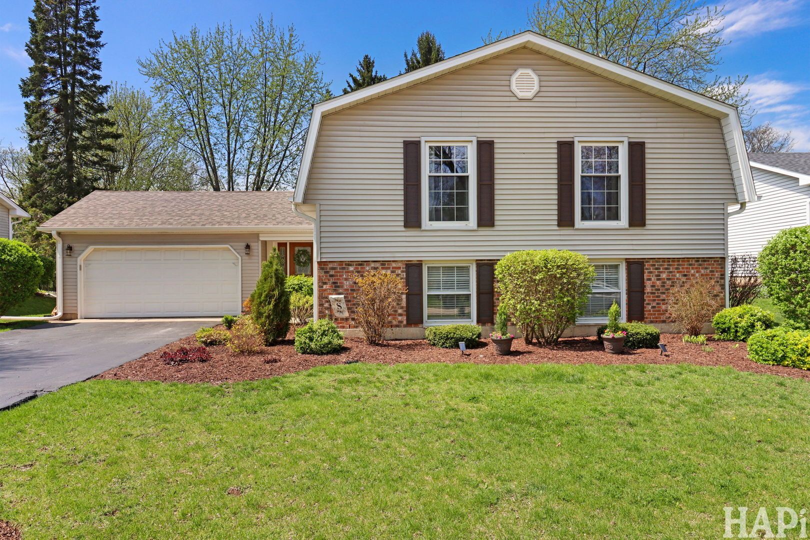 38 Chelsea Lane — Cary, IL 60013