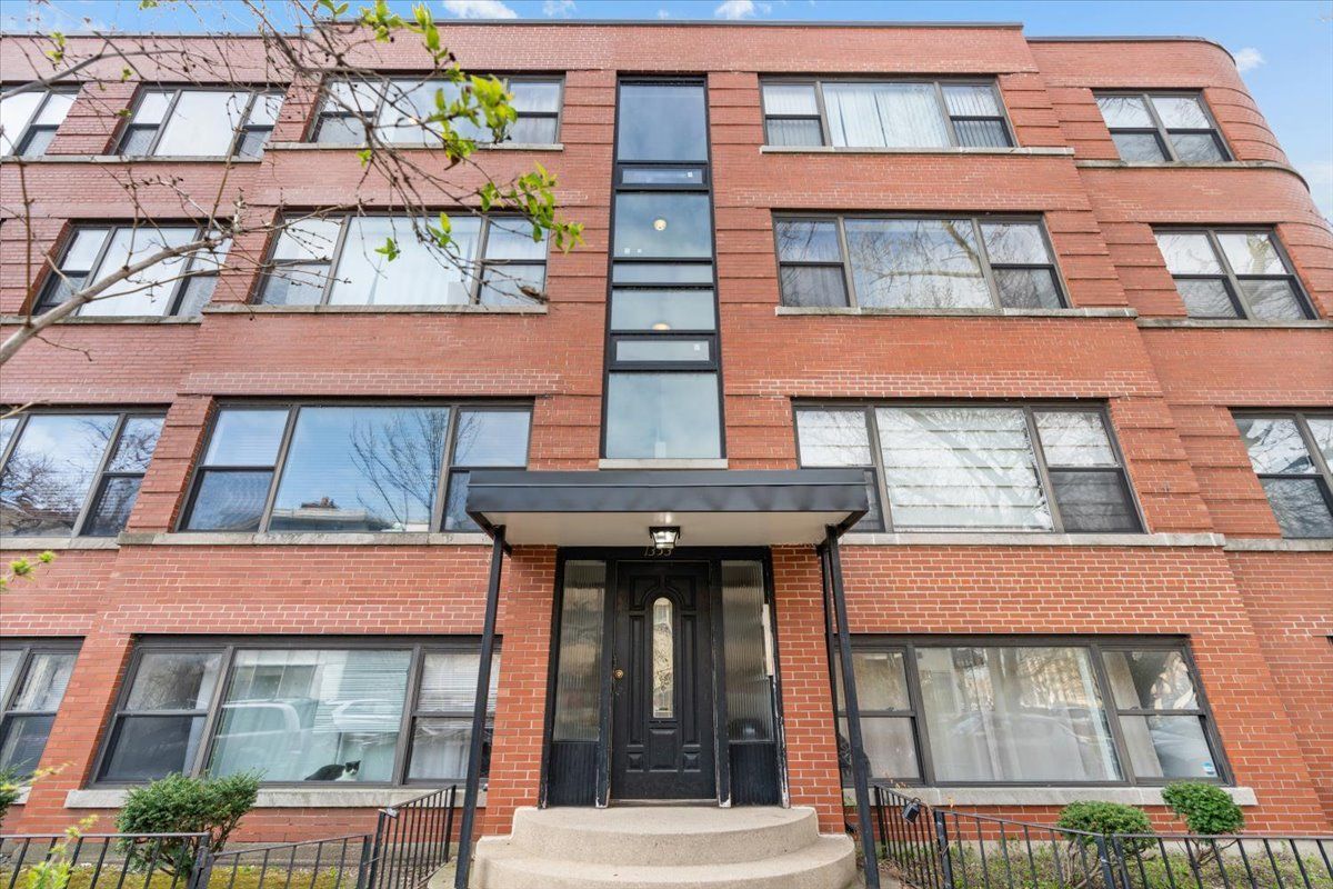 1353 W Fargo Avenue #3E — Chicago, IL 60626