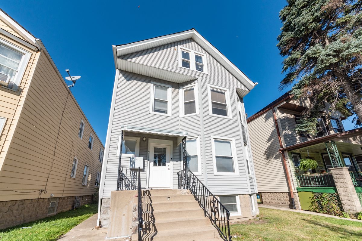 5344 W Eddy Street #G — Chicago, IL 60641